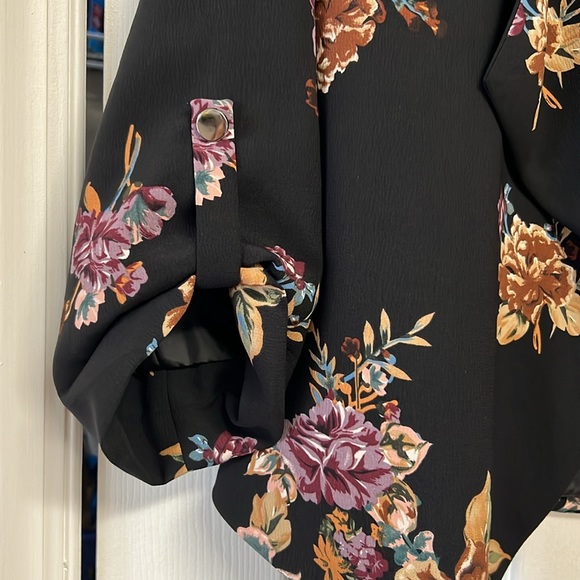 Floral Black Jacket - Picture 3 of 6